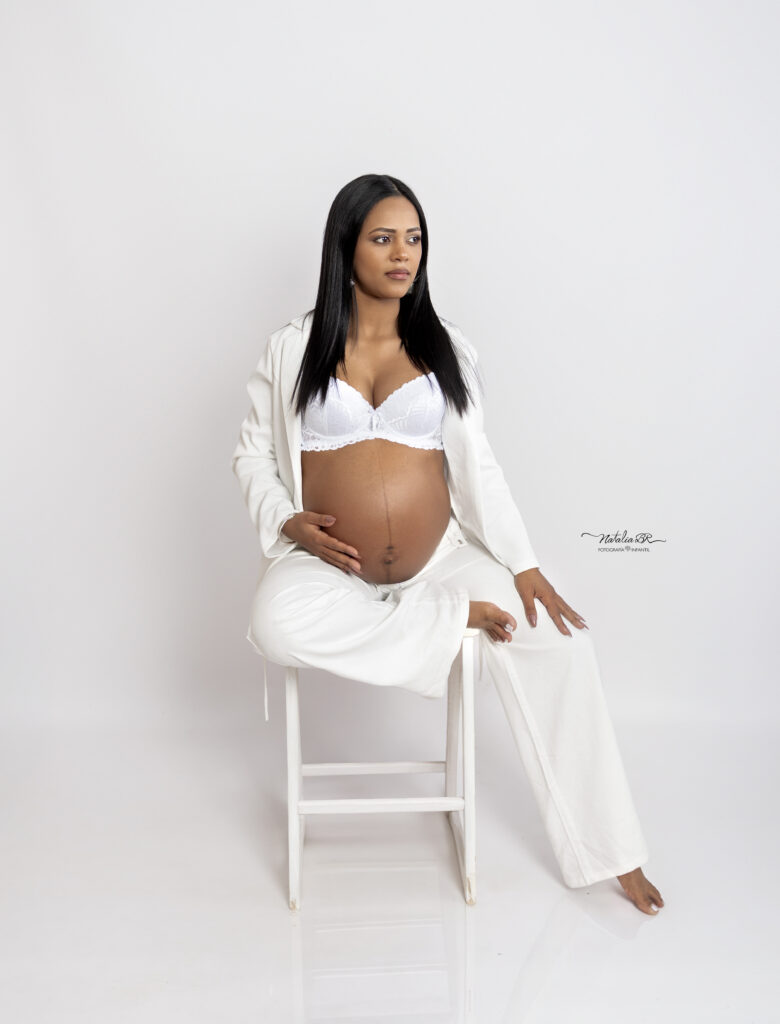 Sesión de fotografía de embarazo en Málaga – Natalia BR Fotografía Infantil