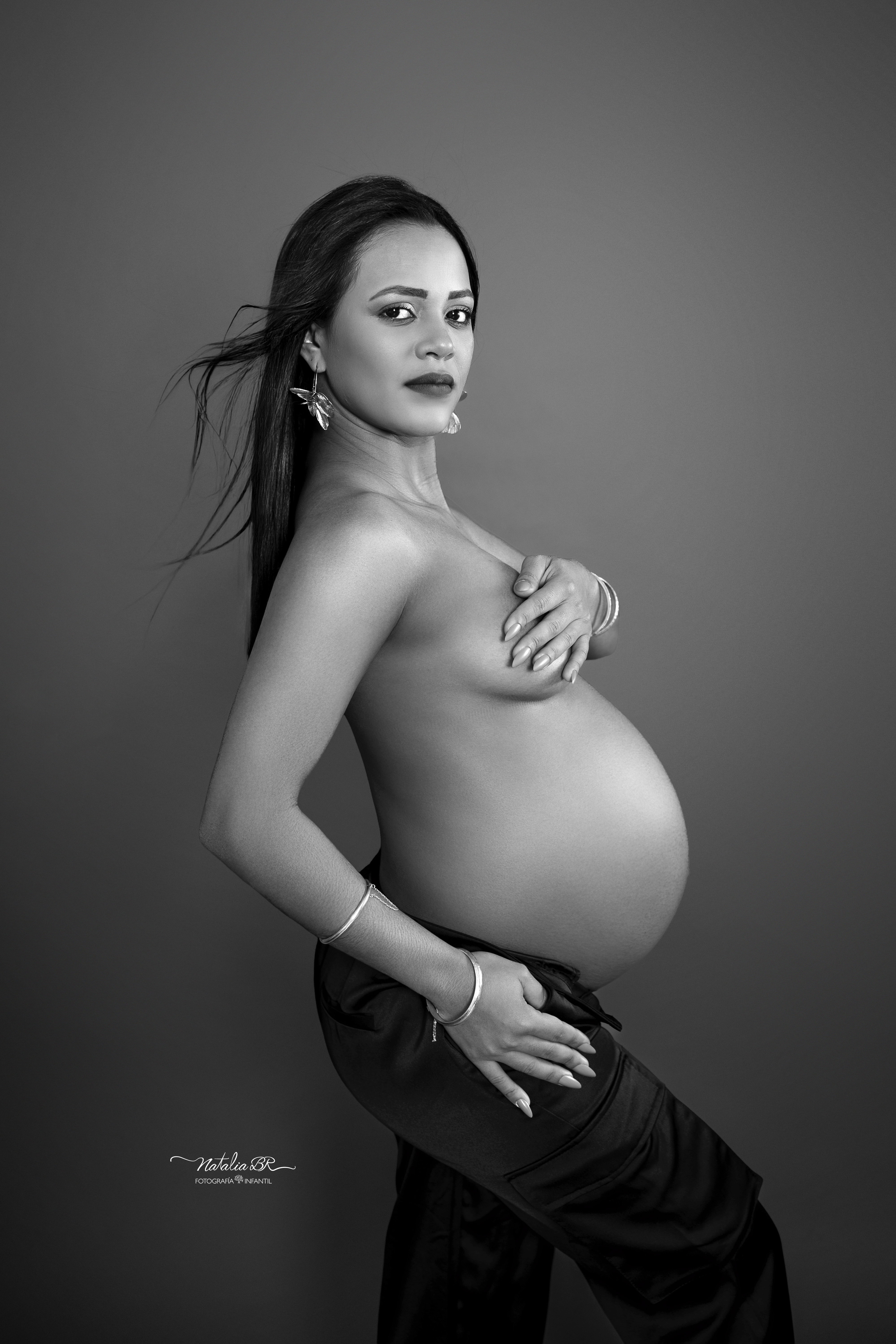 Sesión de fotografía de embarazo en Málaga – Natalia BR Fotografía Infantil