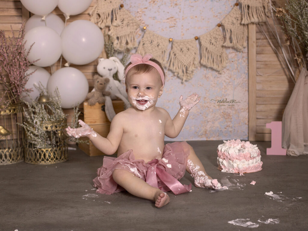 Sesión de fotografía smash cake en Málaga – Natalia BR Fotografía Infantil