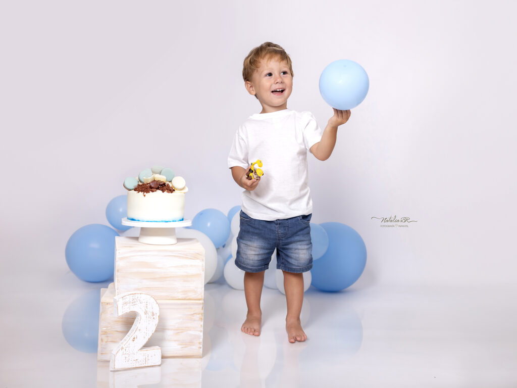 Sesión de fotografía smash cake en Málaga – Natalia BR Fotografía Infantil