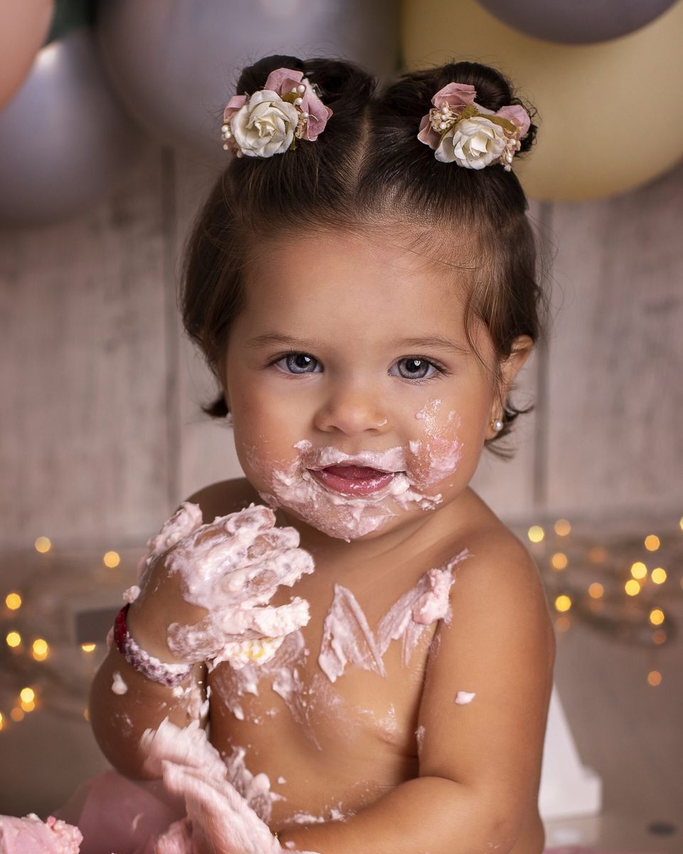 Sesión de fotografía de smash cake en Málaga – Natalia BR Fotografía Infantil